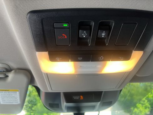 Used 2023 Nissan Rogue SL w/ SL Premium Package AWD/4WD image 22