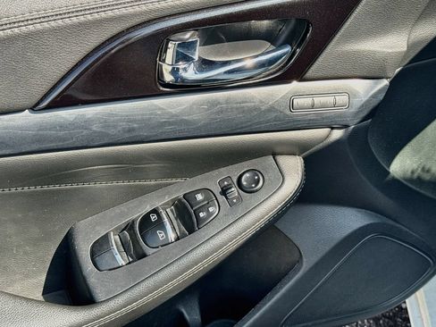 Used 2019 Nissan Maxima Platinum w/ Sport Mat Group FWD image 18
