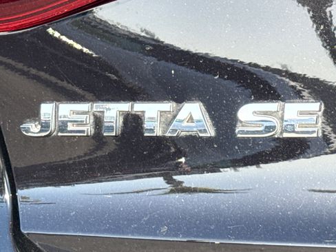 Used 2017 Volkswagen Jetta SE FWD image 10