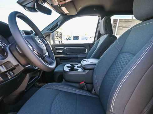 New 2026 RAM 2500 Big Horn AWD/4WD image 15