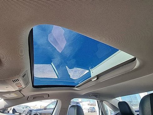 Certified 2025 Volkswagen Jetta SEL image 21