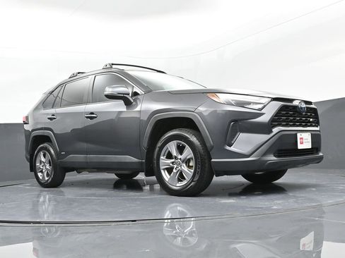 Certified 2022 Toyota RAV4 XLE image 29