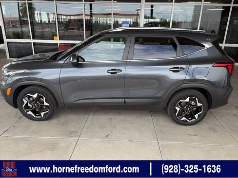 Used 2024 Kia Seltos EX FWD image 1