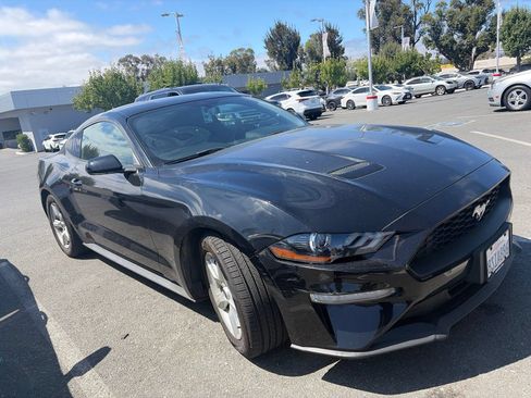 Used 2019 Ford Mustang Coupe RWD image 6