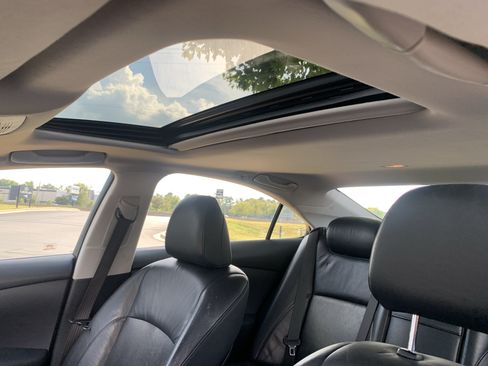 Used 2010 Lexus ES 350 w/ Preferred Accessory Package FWD image 26