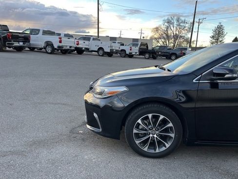 Used 2016 Toyota Avalon XLE image 5