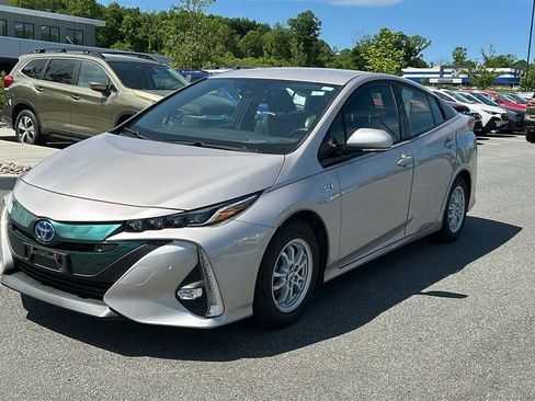 Used 2017 Toyota Prius Prime Advanced FWD image 4