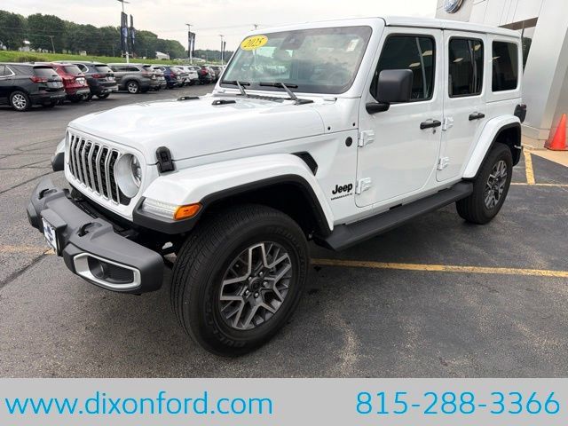 Used 2025 Jeep Wrangler Unlimited Sahara AWD/4WD image 3