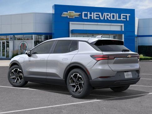 New 2026 Chevrolet Equinox EV LT image 3