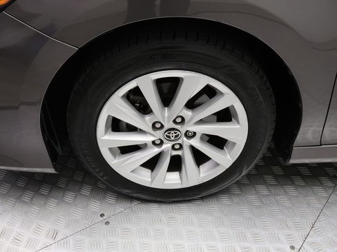 Used 2023 Toyota Camry LE image 4