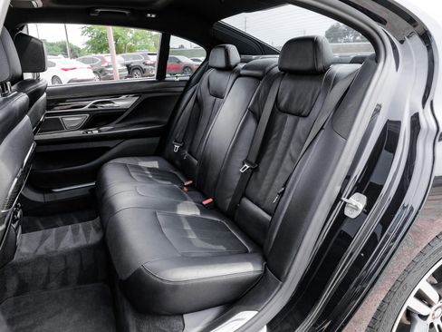 Used 2018 BMW 740i image 46