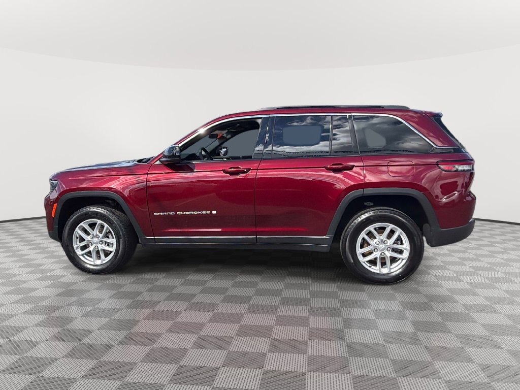 Used 2025 Jeep Grand Cherokee Laredo X AWD/4WD image 5