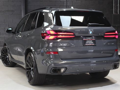 Used 2025 BMW X5 xDrive40i w/ M Sport Package AWD/4WD image 10