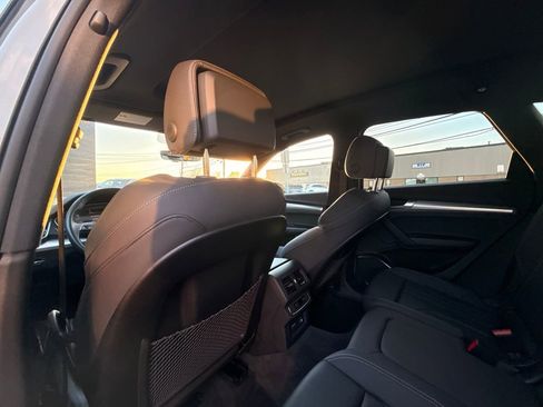 Used 2025 Audi Q5 2.0T Premium image 16