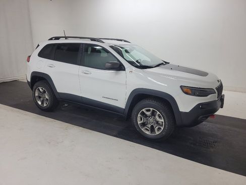Used 2019 Jeep Cherokee Trailhawk w/ Cold Weather Group AWD/4WD image 11