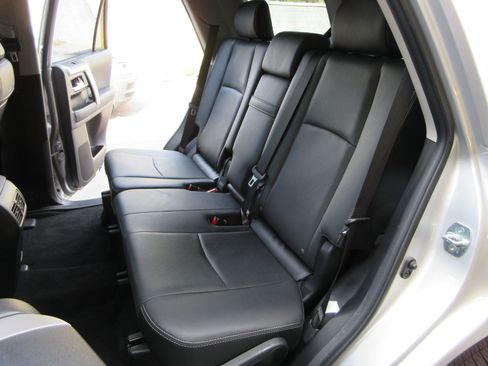 Used 2023 Toyota 4Runner Limited AWD/4WD image 25