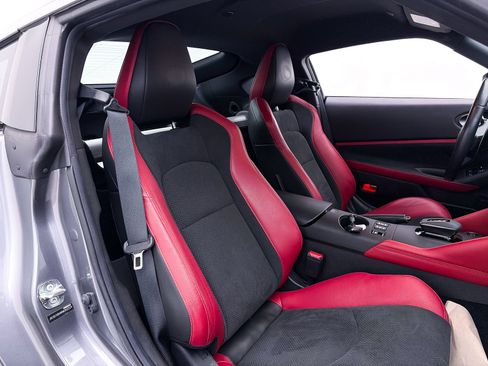 Used 2024 Nissan Z Performance w/ Floor Mat Package RWD image 37