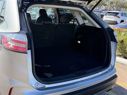Used 2024 Ford Edge Titanium image 23