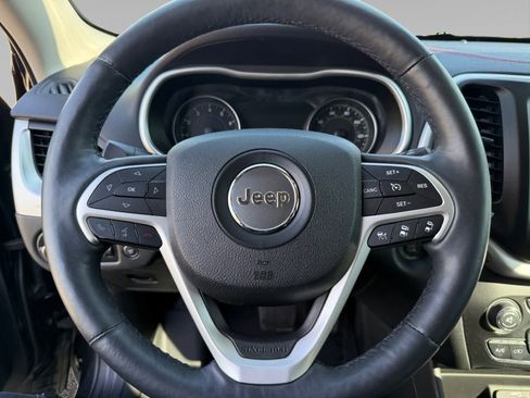 Used 2014 Jeep Cherokee Trailhawk w/ Technology Group AWD/4WD image 13