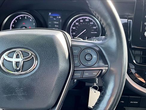 Used 2023 Toyota Camry SE image 19
