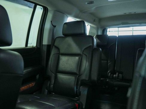 Used 2019 Chevrolet Suburban Premier image 37
