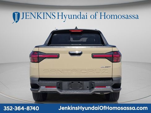 Used 2023 Hyundai Santa Cruz Limited AWD/4WD image 6
