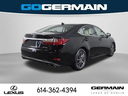 Used 2017 Lexus ES 350 w/ Luxury Package FWD image 7