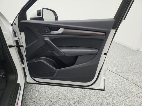 Used 2022 Audi Q5 e Premium Plus w/ Premium Plus Package image 21