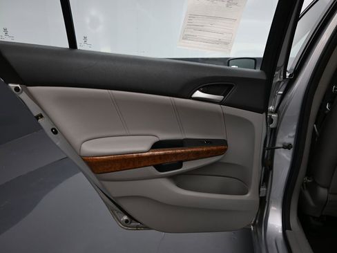 Used 2012 Honda Accord EX-L image 34