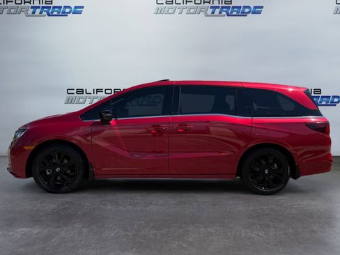 Used 2024 Honda Odyssey Sport image 8