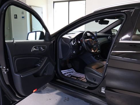 Used 2018 Mercedes-Benz GLA 250 image 11