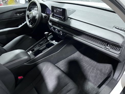 Used 2023 Honda Accord EX image 15