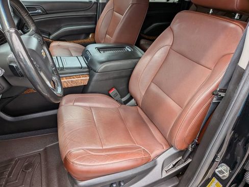 Used 2019 Chevrolet Suburban Premier w/ Premier Plus Edition AWD/4WD image 14