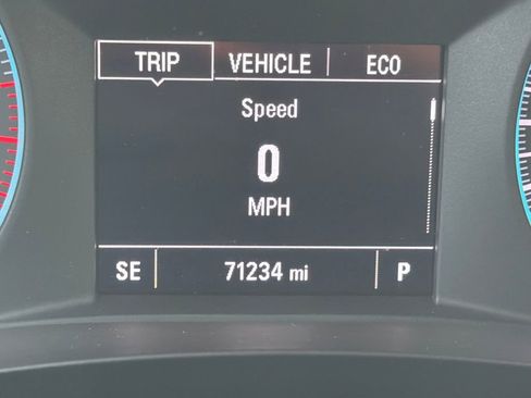 Used 2021 Chevrolet Traverse LS image 19