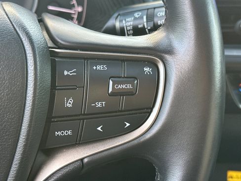 Used 2023 Lexus UX 250h FWD image 28