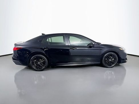 Certified 2025 Toyota Camry SE FWD image 4