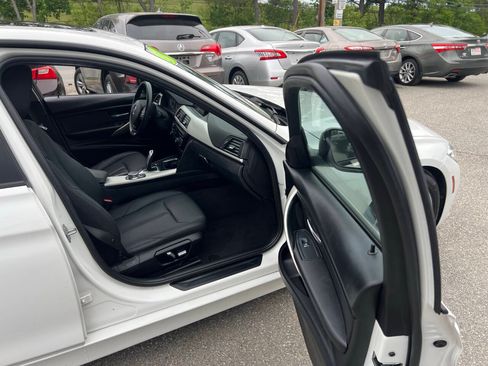 Used 2018 BMW 320i xDrive Sedan w/ Convenience Package AWD/4WD image 9