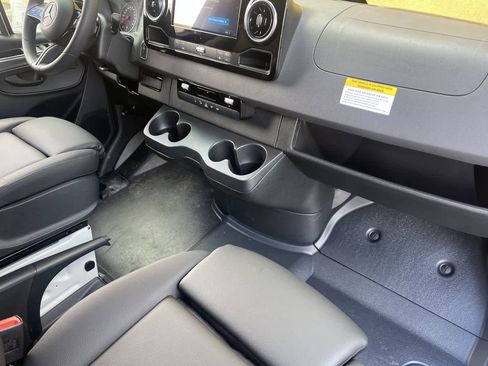 New 2025 Mercedes-Benz Sprinter 2500 image 12