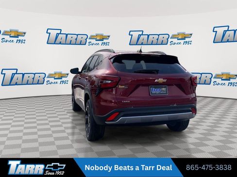 Used 2025 Chevrolet Trax LT w/ LT Convenience Package FWD image 7