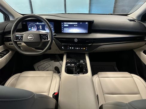 Used 2025 Nissan Murano SV AWD/4WD image 9