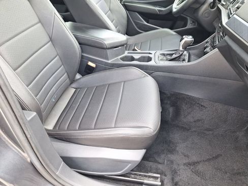 Used 2023 Volkswagen Jetta SE w/ Panoramic Sunroof Package FWD image 27