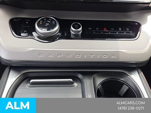 Used 2025 Ford Expedition Active AWD/4WD image 23