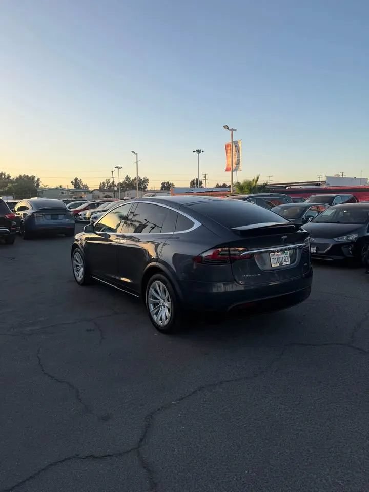 Used 2016 Tesla Model X 75D AWD/4WD image 3