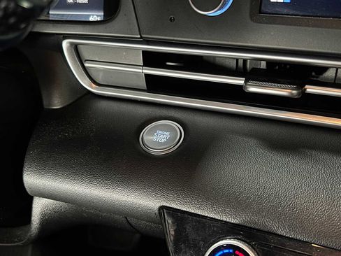 Used 2023 Hyundai Elantra Blue image 29