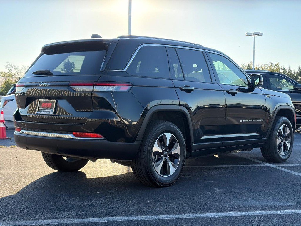 Used 2024 Jeep Grand Cherokee Limited 4xe AWD/4WD image 3