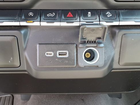 Used 2020 Chevrolet Silverado 1500 LT w/ Texas Edition AWD/4WD image 14