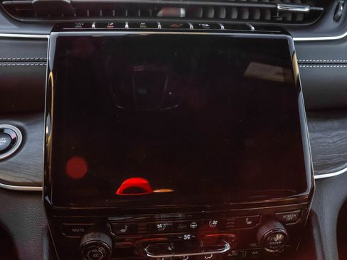 New 2025 Jeep Grand Cherokee L Limited image 21