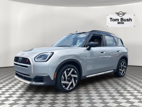 Used 2025 MINI Cooper Countryman S image 2