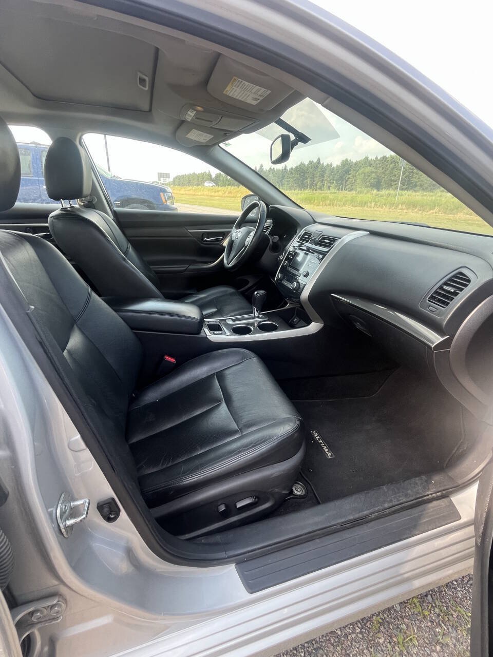 Used 2015 Nissan Altima 2.5 SL w/ Moonroof Package FWD image 7