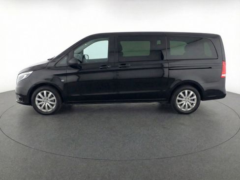 Used 2024 Chrysler Pacifica Touring-L image 5